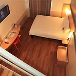 Ibis Hotel 3*