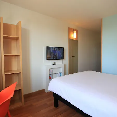 Ibis Отель 3*