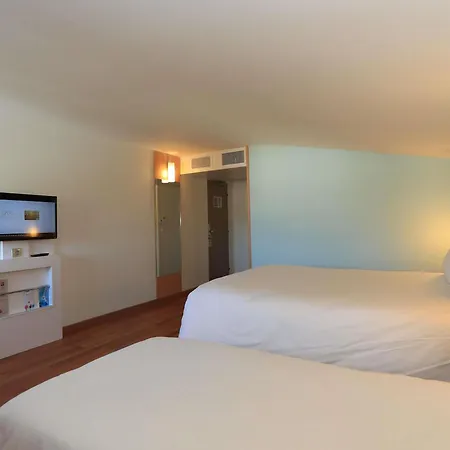 Ibis 3*