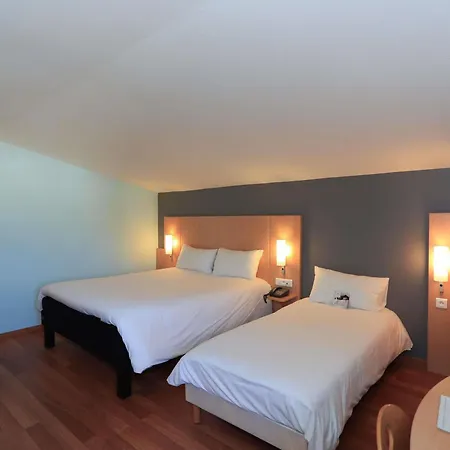 Ibis Hotel 3*