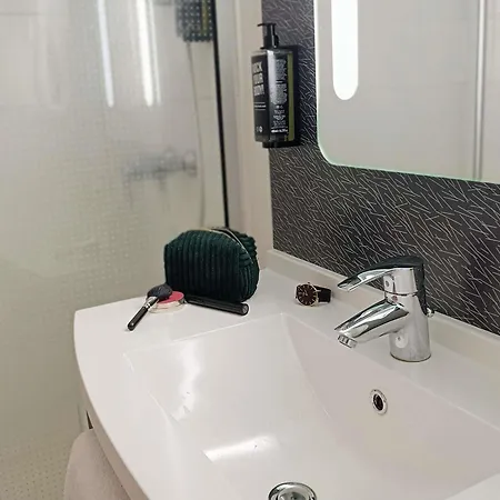Ibis Hotel 3*