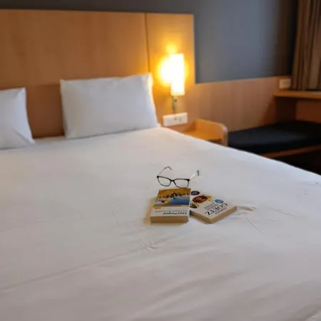 Ibis Hotel 3*