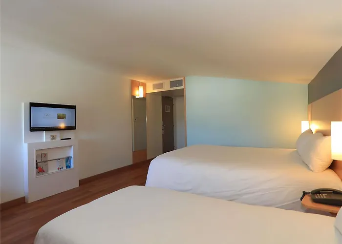 Отель Ibis Орийак